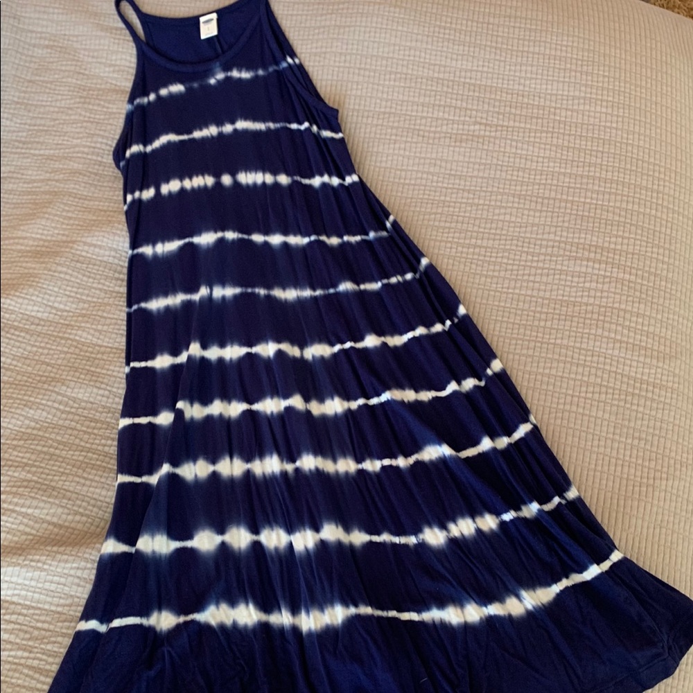 a long blue and white dress